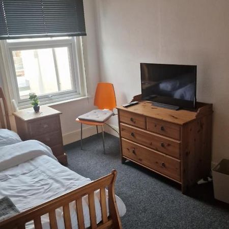 Mike'S Homestay Eastleigh Zewnętrze zdjęcie
