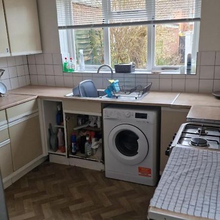 Mike'S Homestay Eastleigh Zewnętrze zdjęcie