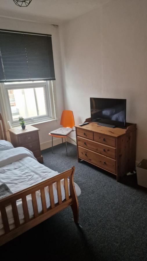 Mike'S Homestay Eastleigh Zewnętrze zdjęcie